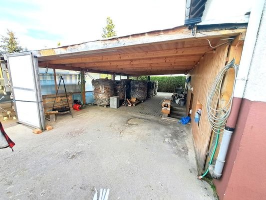 17 Carport .jpg