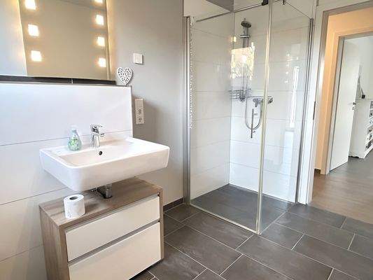 .....mit ebener Dusche