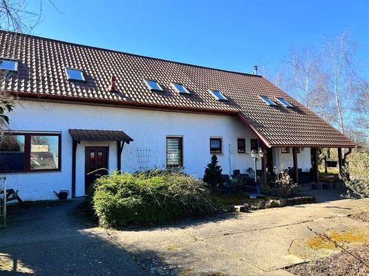 makellos 24 EFH Velgast - Eingang (li) zur ELW.JPG