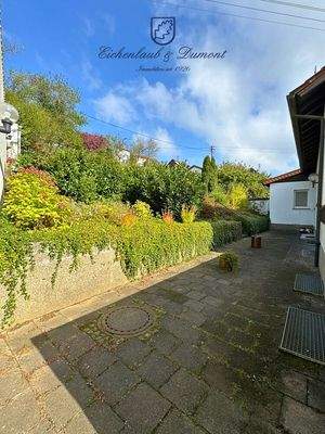 Terrasse vor dem Eingang