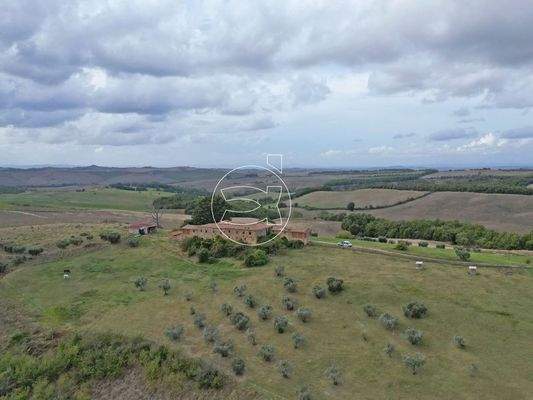 Renovierungsbedürftiges Anwesen
