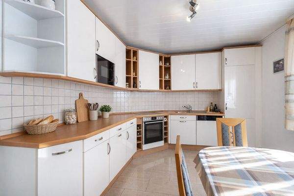 Wohnküche mit Esstisch