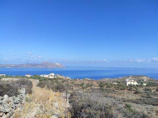 Kreta, Kokkino Chorio: Riesiges Grundstück mit Meerblick zu verkaufen