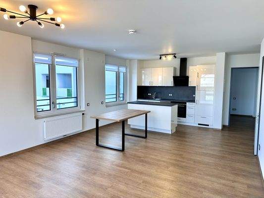 Wohn-Essbereich mit offener Küche
