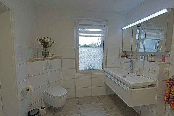 Gr. Whg EG - Tageslichtbad