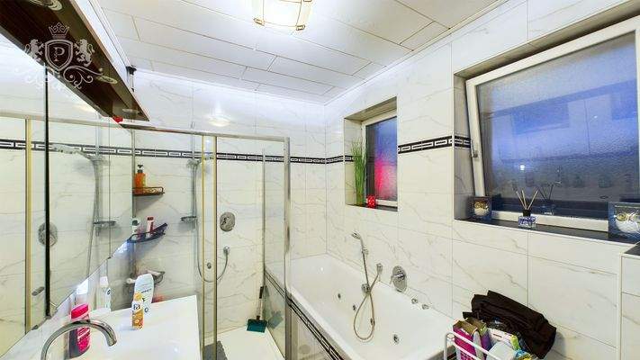 CAM01984G0-PR0429-STILL009