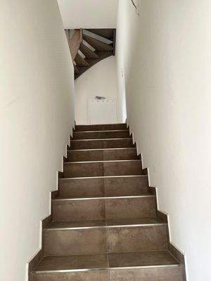 Treppenaufgang ins OG (Musterwohnung)