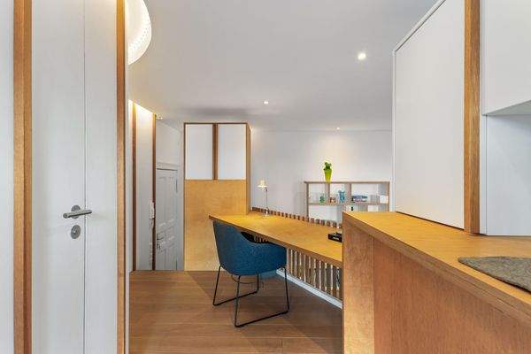 Plateau mit Arbeitsplatz