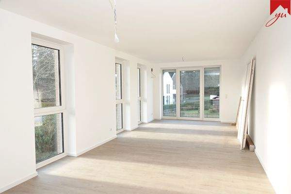 heller Wohn- und Essbereich 