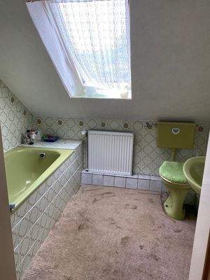 Wannenbad im Dachgeschoss