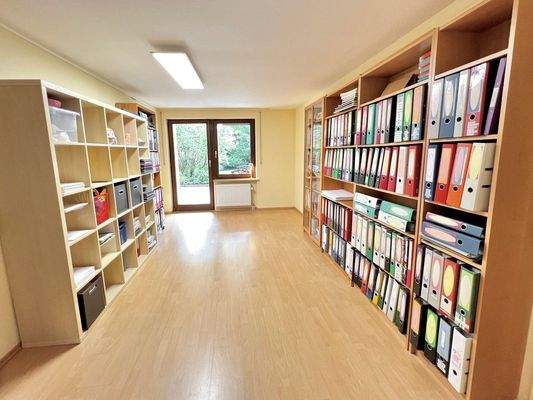 UG Kinderzimmer - Büro