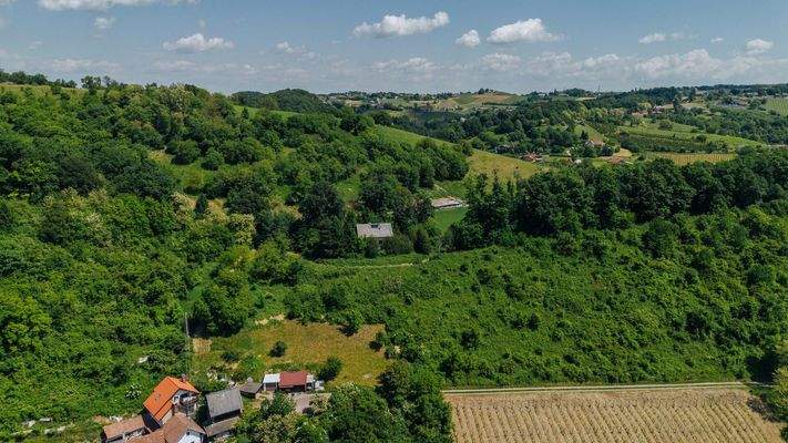 Luftansicht auf das Grundstück