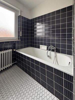 mit Wanne und Dusche