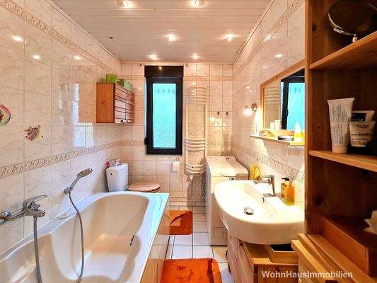 Kompaktes Badezimmer auf der Nord-Ost Seite