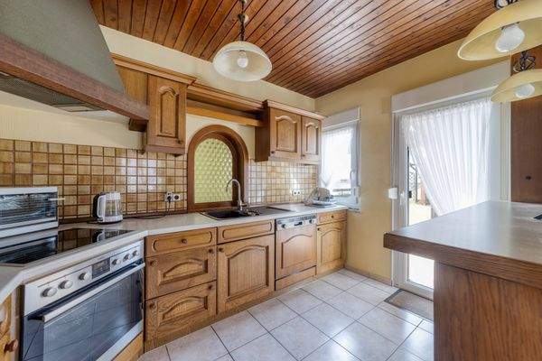 Küche EG mit Ausgang zur Terrasse