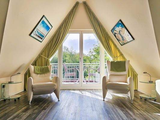 Wohnbereich mit Zugang zur Loggia