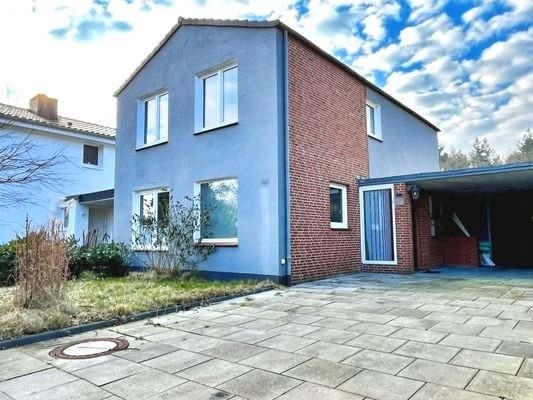 Stellplatz vor dem Haus
