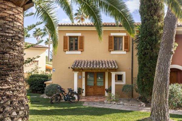 Charmantes Endreihenhaus im mallorquinischen Stil