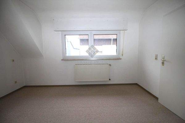 Ankleide- / Arbeitszimmer DG