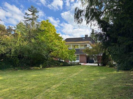 parkähnliches Grundstück