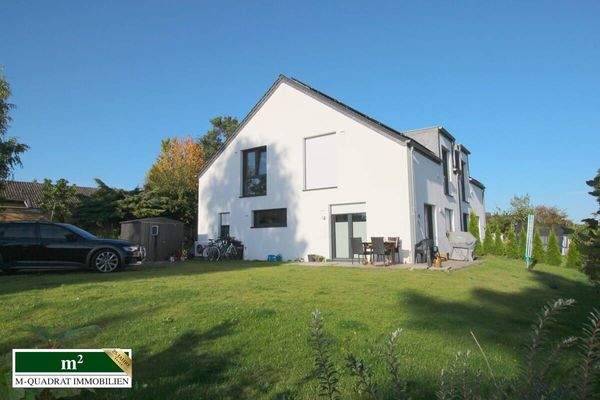 Moderne DHH mit gr. Garten u. Terrasse