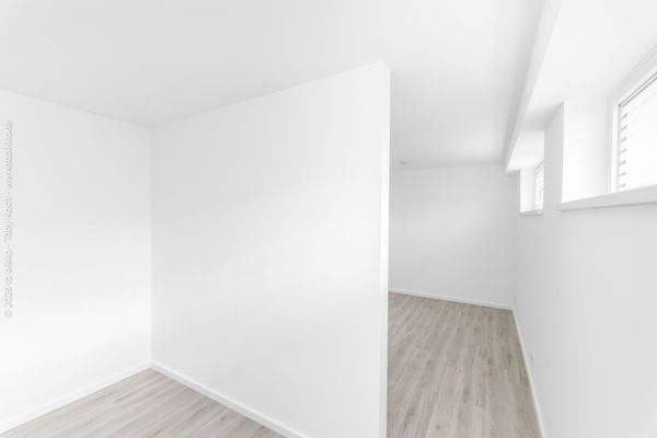 Ankleidebereich und Schlafzimmer