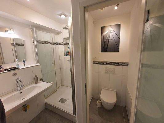 Bad mit separatem WC