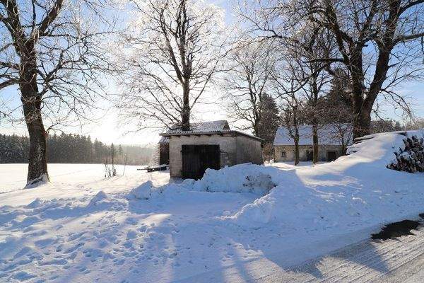 Ansicht Haus, Garage und Scheune