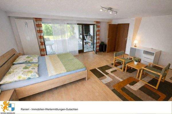 Wohn und Schlafzimmer Einliegerwohnung