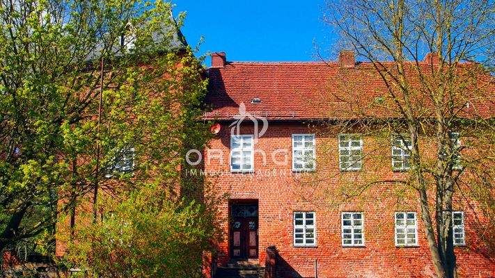 Ältester Teil mit Hauseingang des ehemaligen Amtsgebäudes