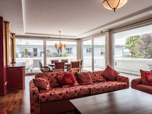 Bodentiefe Fensterfronten. 