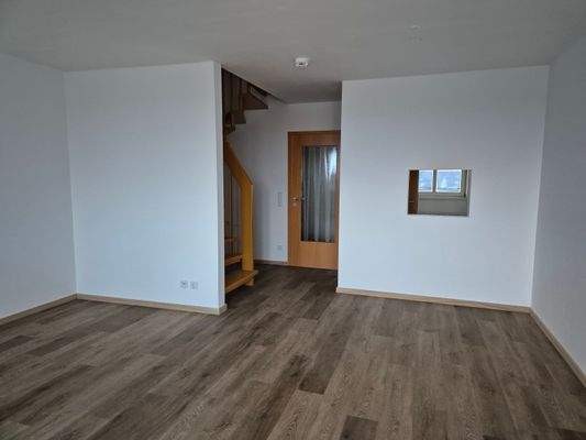 Wohnzimmer Blick auf die Küche 1. Ebene