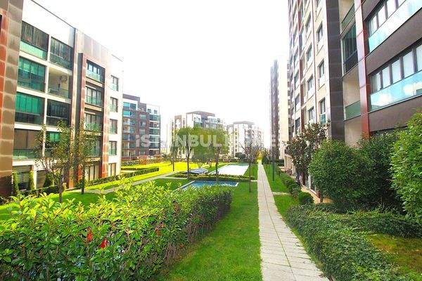 Spacious Flats Near the Marina in Beylikdüzü İstanbul