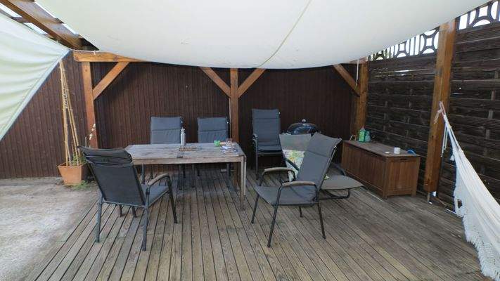 Dachterrasse mit Sonnenschutz_1.OG.JPG