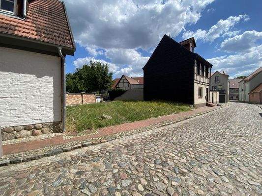 Baulücke von Anliegerstraße