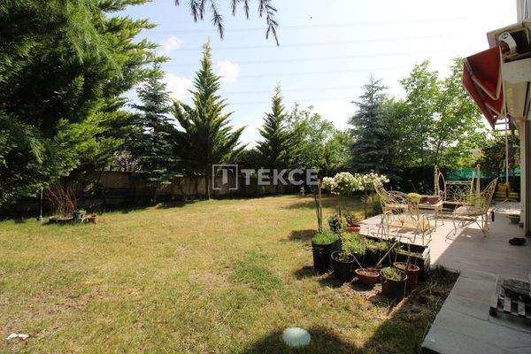Spacious Stylish Villa with Private Garden in Ankara Çayyolu
