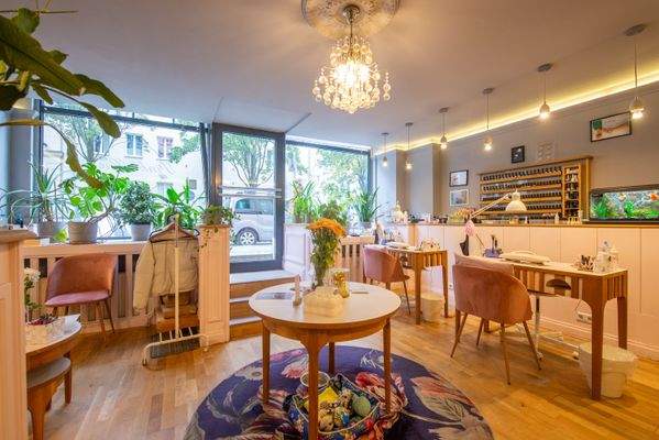 Gastraum zur Fensterfront