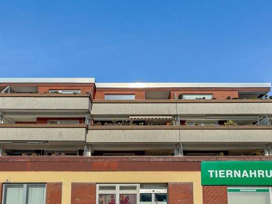 Straßenansicht Balkone
