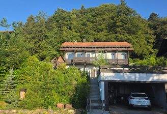 Wunderschön gelegenes Einfamilienhaus mit viel Platz und Einliegerwohnung