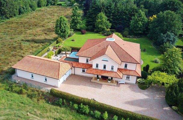 Hausvorderseite Luftaufnahme