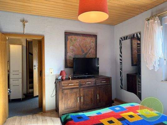 ... ersten Schlafzimmer.