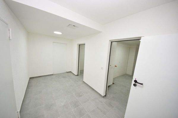 Lagerfläche Kellerflur