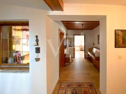 Blick OG Treppe Richtung Wohnzimmer u Küche