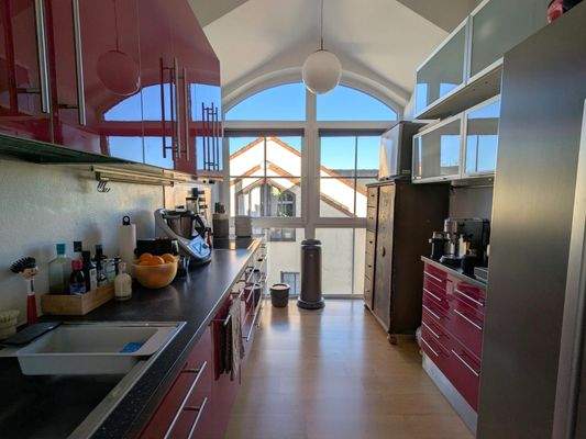 Separate Küche mit Einbauküche