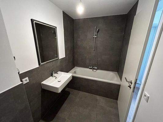 Badezimmer mit Wanne