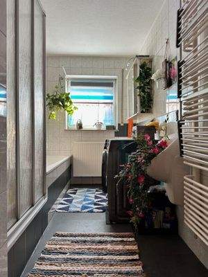 Dusch-/Wannenbad im KG (Souterrain)