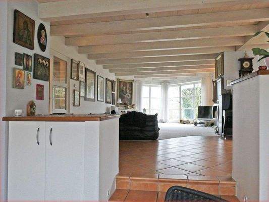 Blick vom Essbereich zum Wohnzimmer