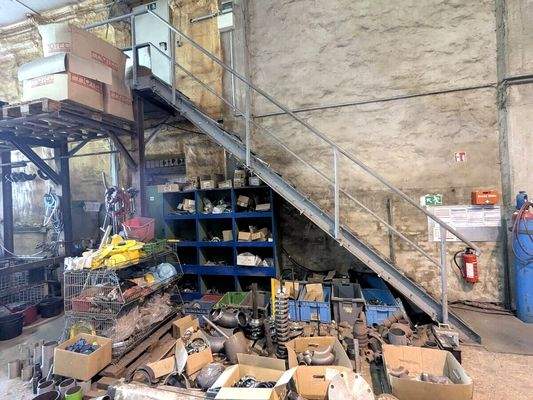 Treppenaufgang zum Büro