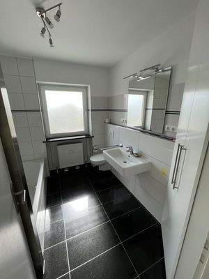 Modernes Tageslichtbad