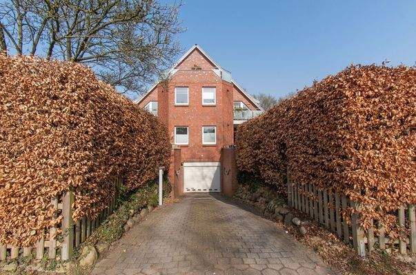 Zufahrt zur hauseigenen Tiefgarage